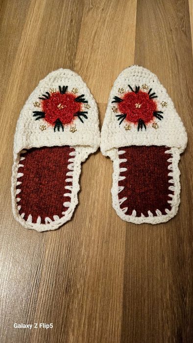 Ръчно плетени чехли