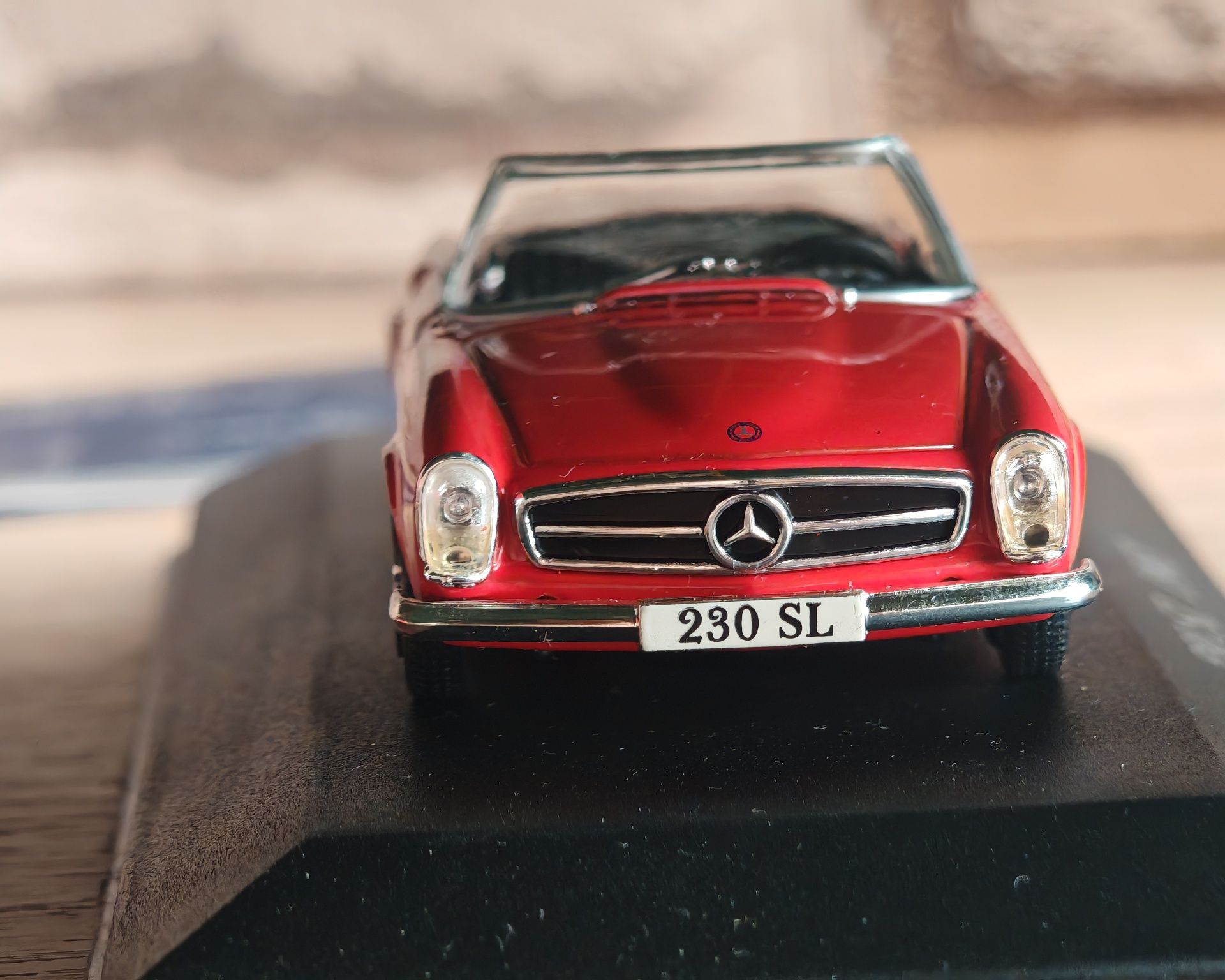 Колекционерски модел Mercedes-Benz 230 SL "Pagoda" 1:43
