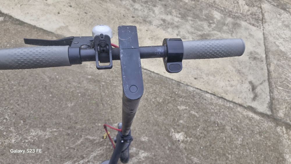 Vând trotineta electrica xiaomi m365 de piese