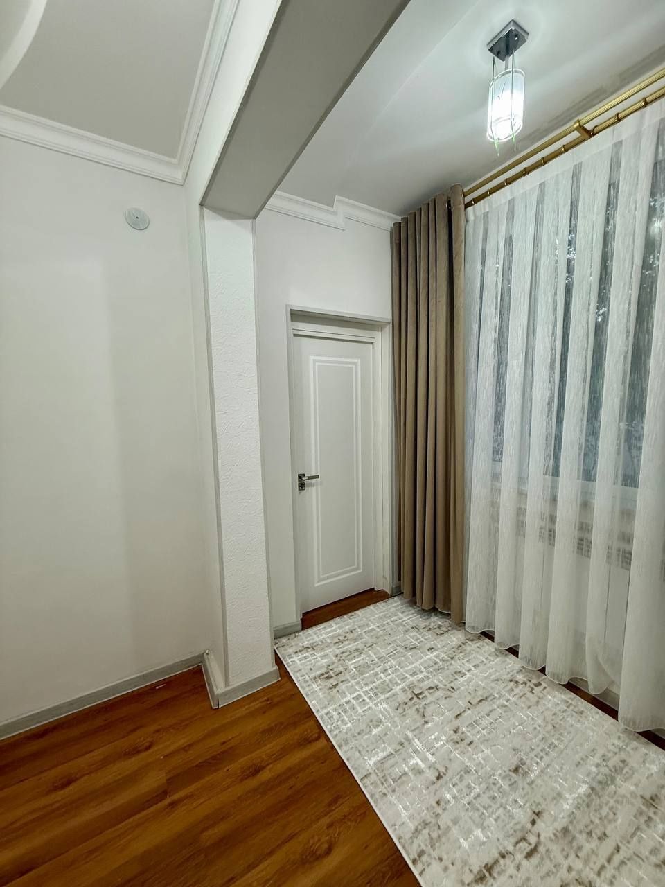 Yunusobod 13 mavze 2 xona 1 etaj (50²) sotiladi