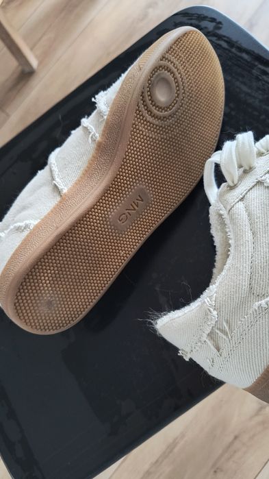 Tenisi Mango material textil