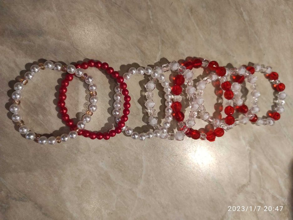 Ръчно изработени гривни