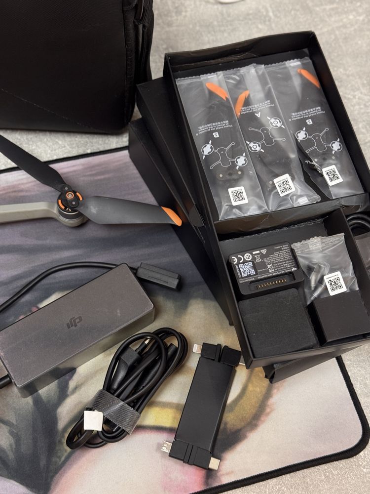 Дрон DJI Air 2S Fly More Combo серый