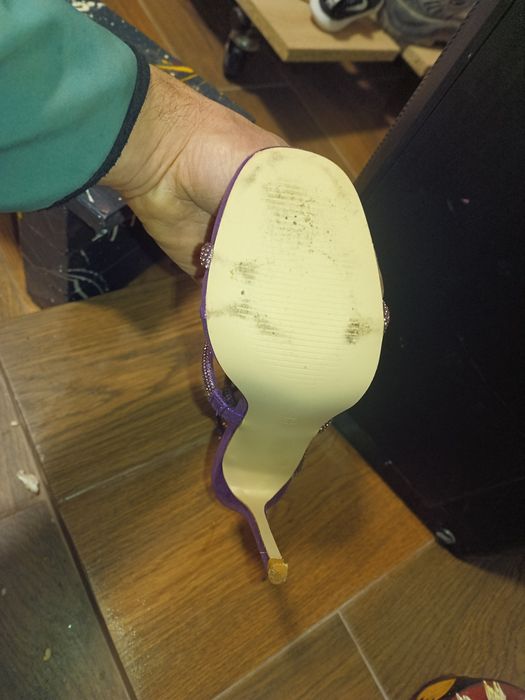 Vând sandale de ocazie