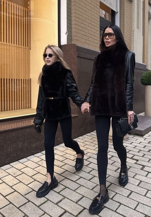 Дамски шал с яка от къс много мек косъм