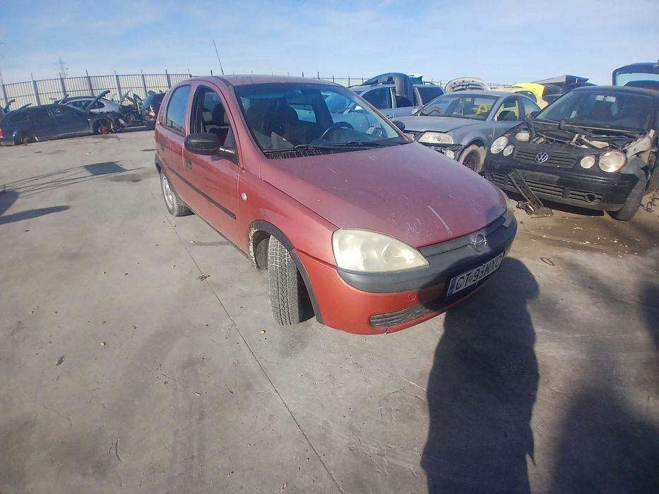 Dezmembrez opel corsa c