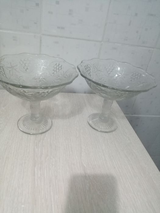 Продается недорого  вазы хрустальн Россия