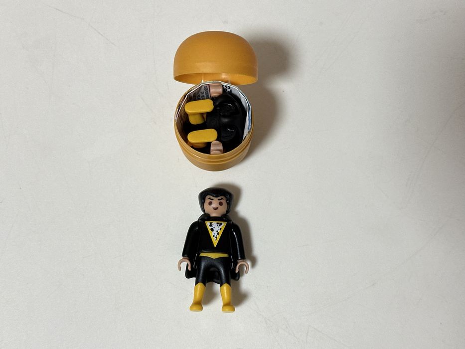 Kinder surprise DC Playmobil