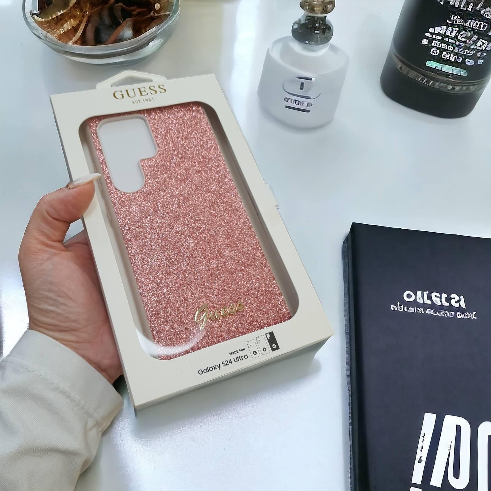 Оригинален кейс guess glitter script за samsung galaxy s24 ultra pink