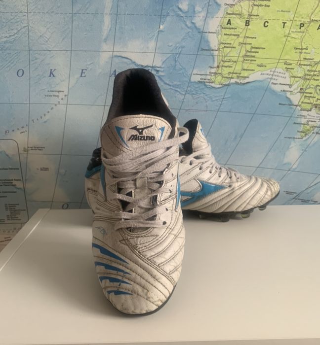 Mizuno (японский брэнд, бутсы)