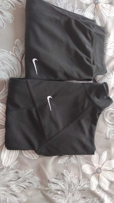 Спортен комплект (екип) NIKE