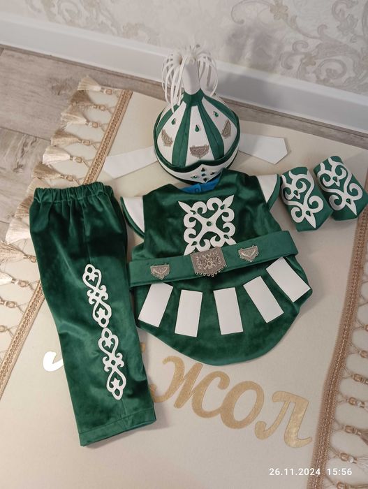 Тәй тәй, тұсаукесерге костюм