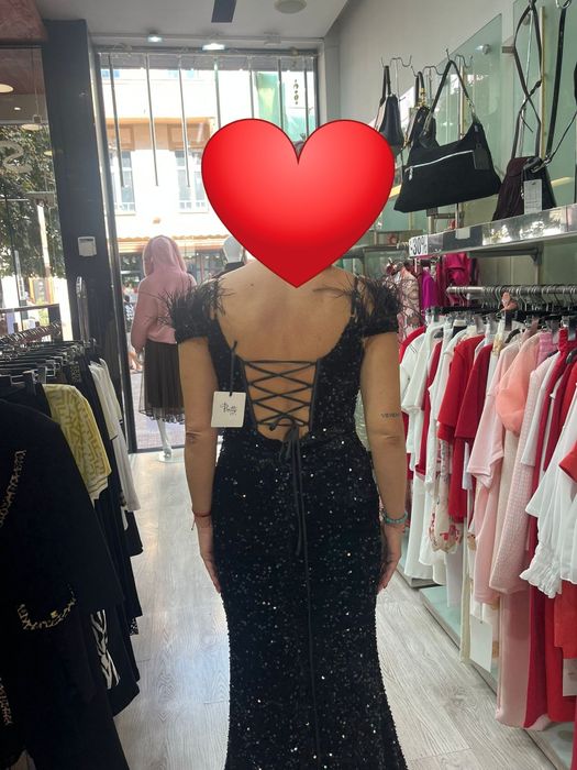 Вечерна елегантна рокля.