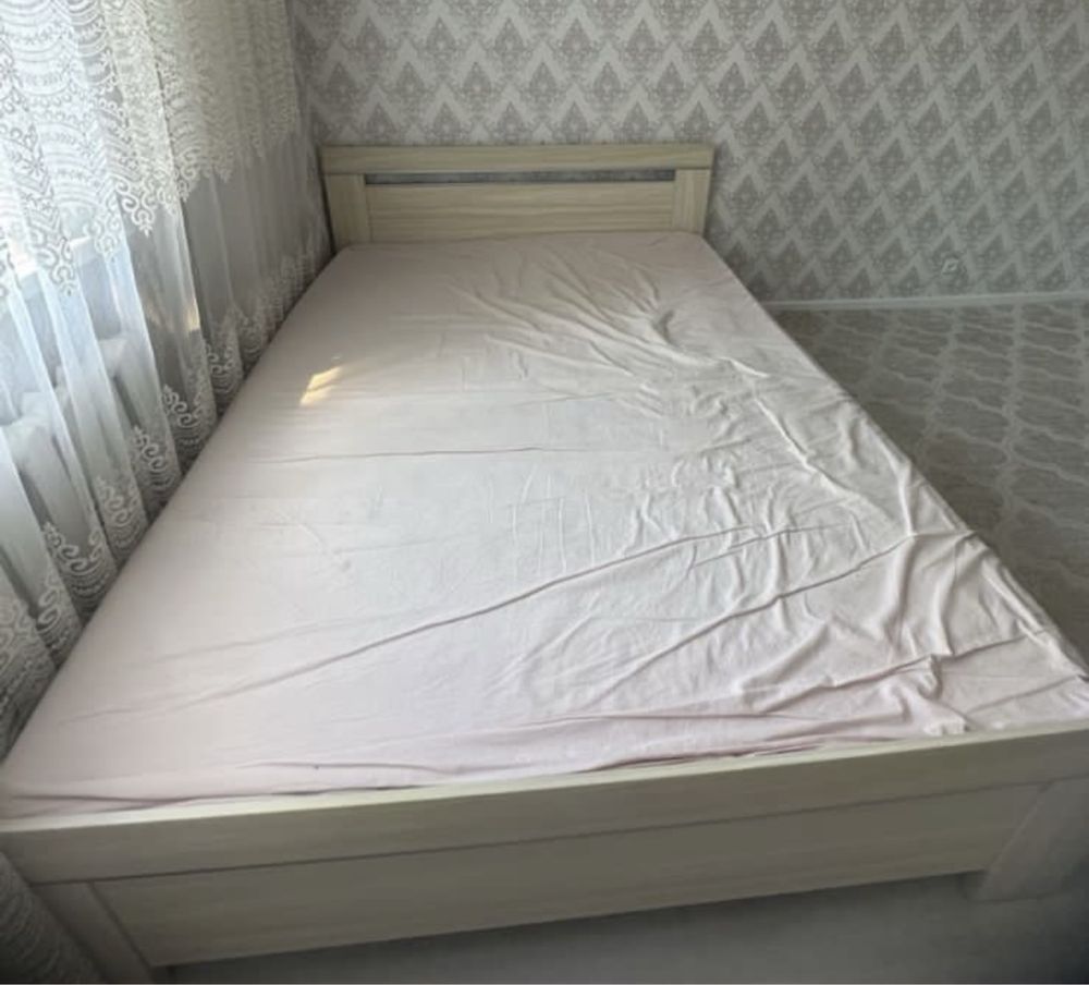 продам кровать спальную
