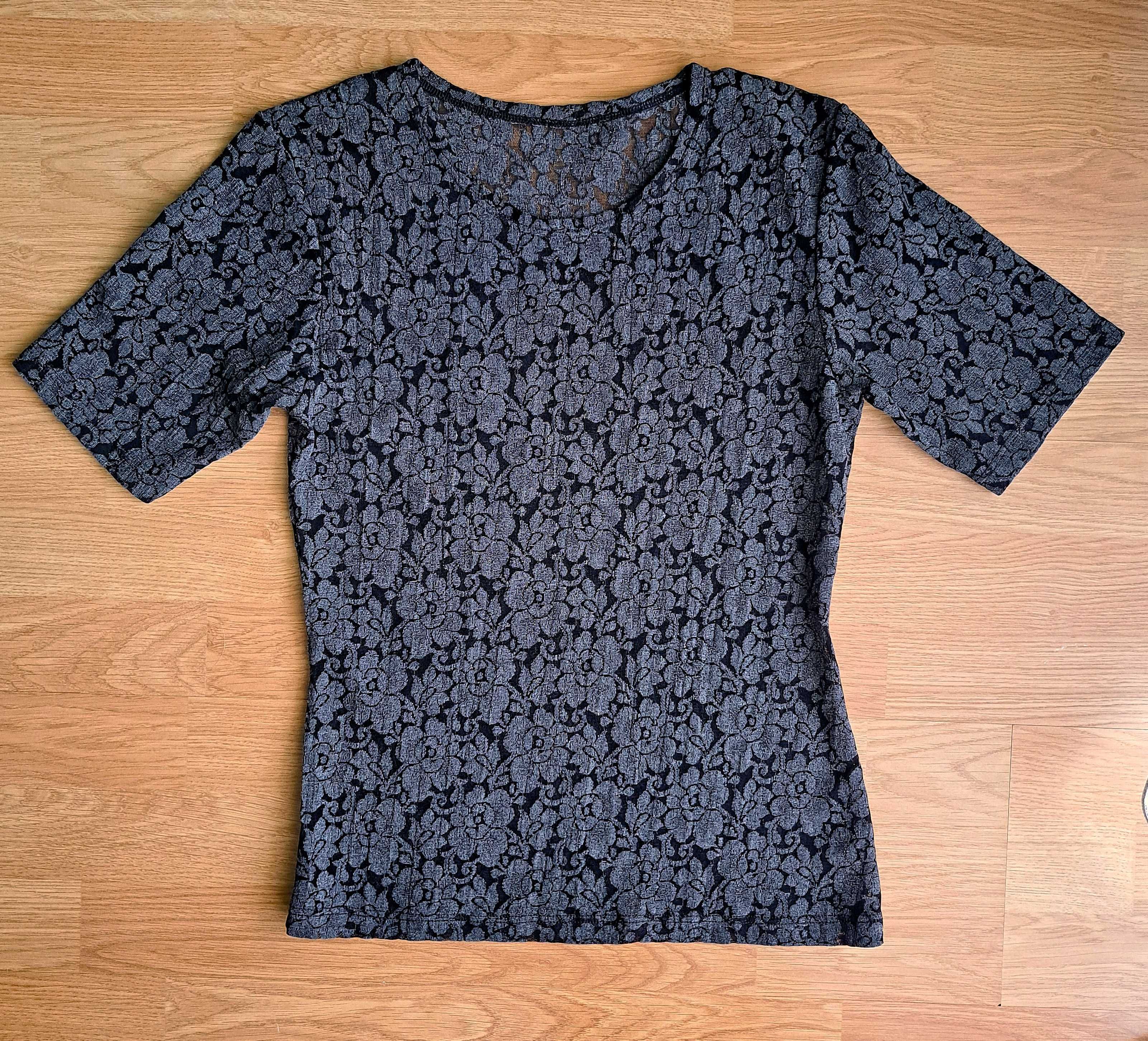 Bluze elegante cu model floral reliefat