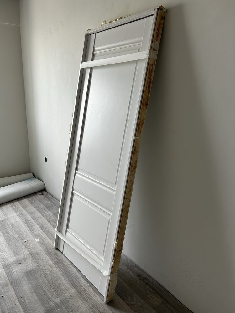 Продам межкомнатную дверь 80/200