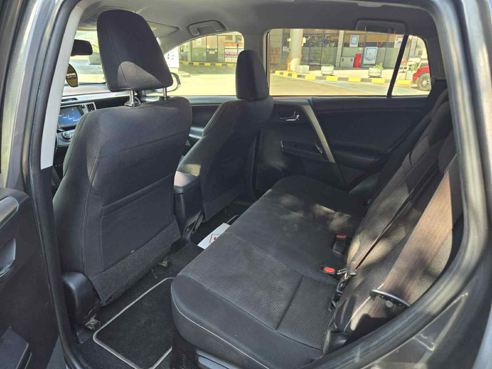 Toyota Rav 4 Hybrid / 2.5
