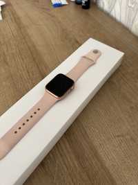 Продается Apple watch SE