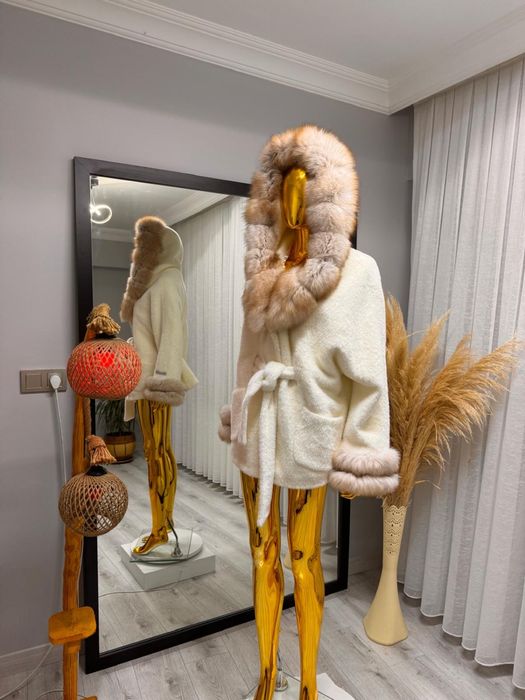 Alcantara si blana naturala