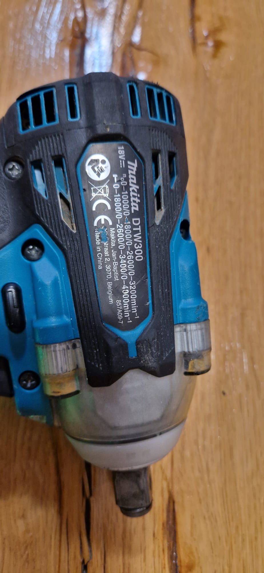 Makita pistol de impact pe acumulator