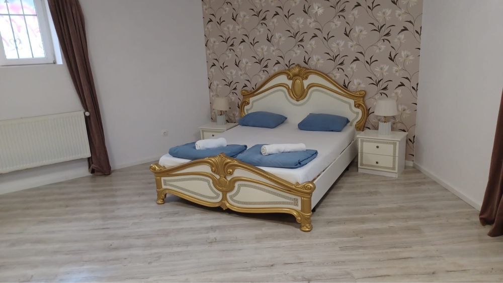 Inchiriez camera centrul Sibiului