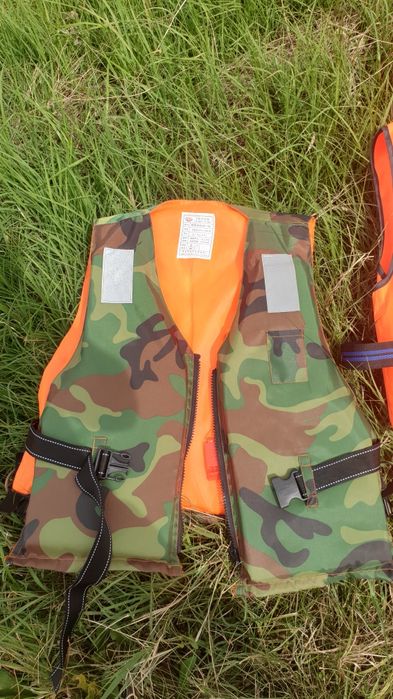 НОВИ!Спасителни жилетки за лодки