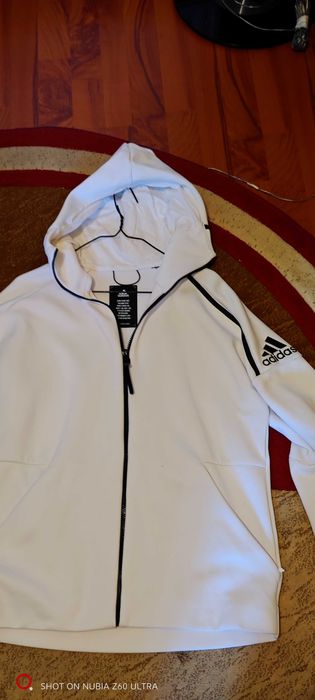 Vând hanorac adidas L