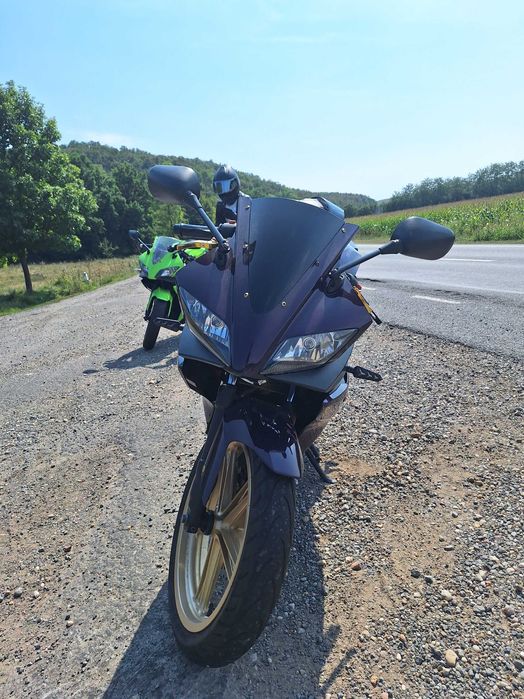 Vând Yamaha yzf 125