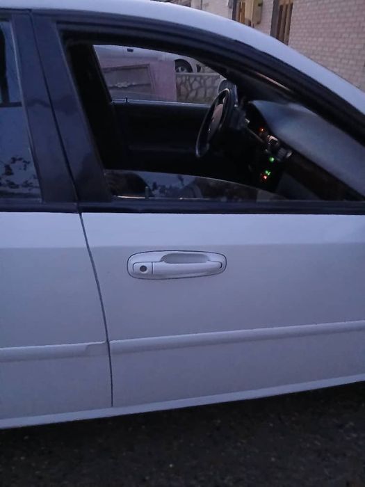 Lacetti  автомобили  сотилади