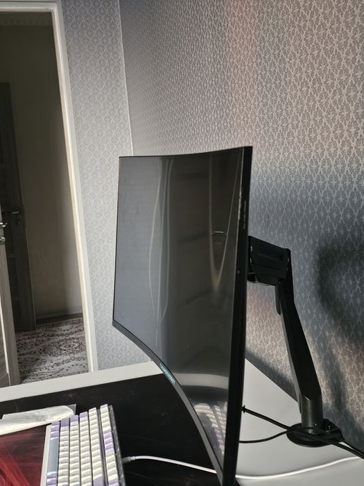 Монитор ThundeRobot DF27C240L