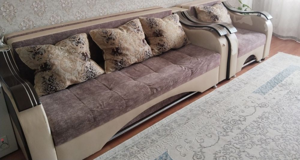 Продам диван и два кресла