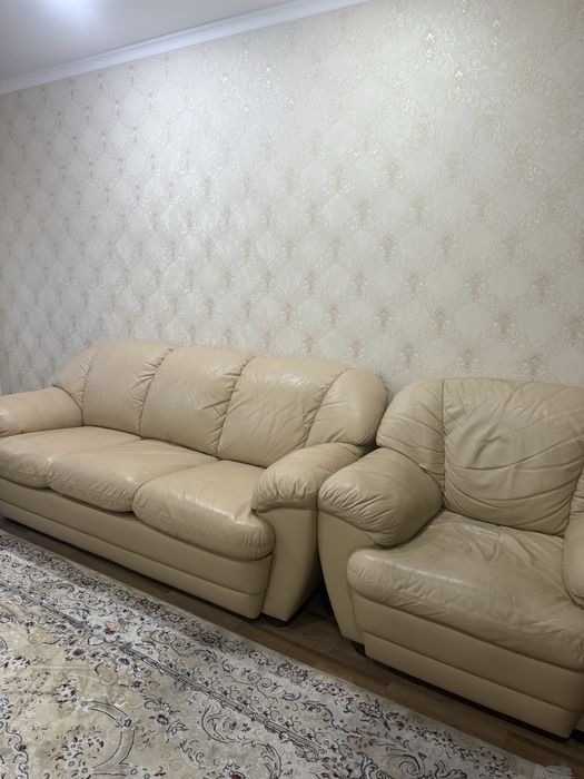 Диван кожаный производства Россия