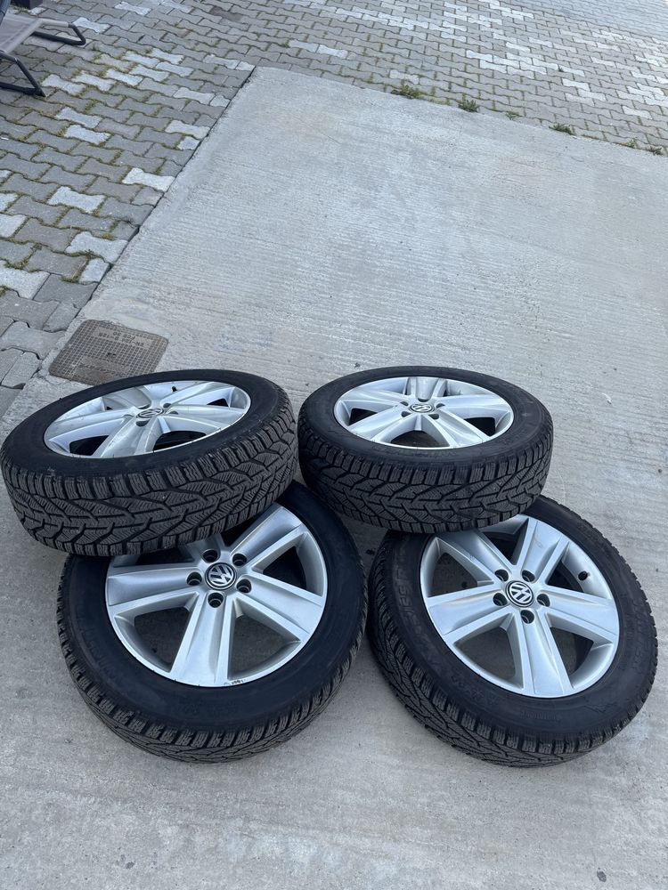 Set jante VW, 215/55/17 cu anvelope de iarna ca noiz dot 4122