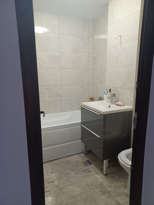 Apartament 3 camere Scornicesti