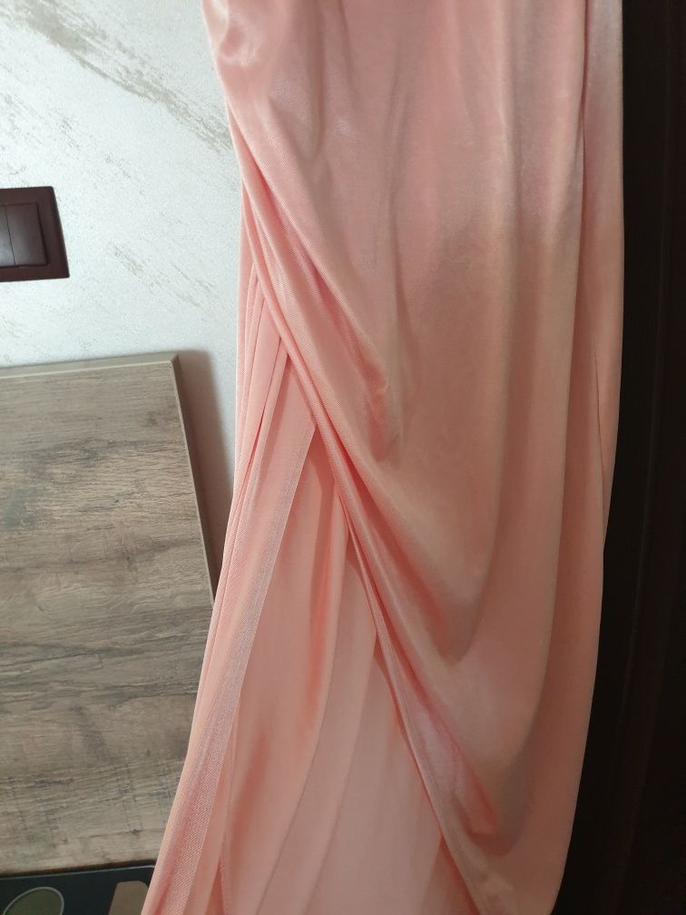 Бутикова рокля нова с етикет