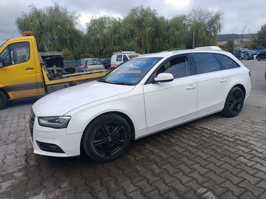 Dezmembram Audi A4 B8 Facelift 2011 2.0 diesel, Cod motor: CJCB, cutie manuala