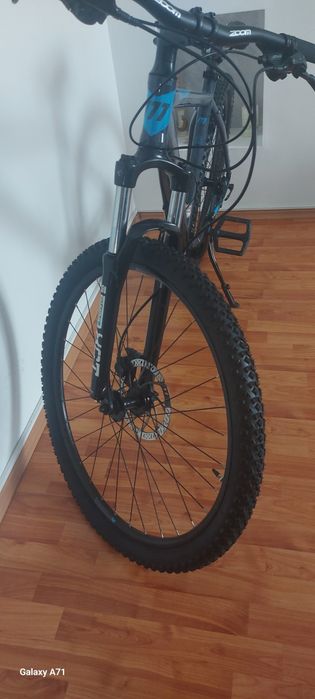 Bicicleta  28" cu cadru aluminiu