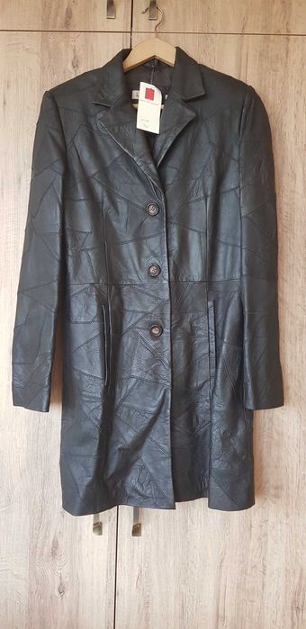 Чисто ново дамско манто естествена кожа