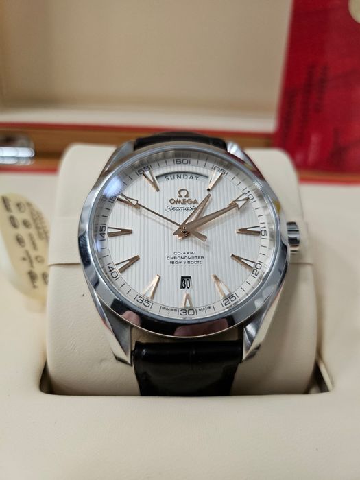 Ceas Omega Seamasters Aqua Terra Day - Date White Dial