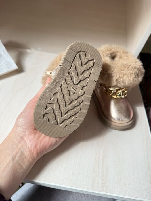 Детская обувь кроссы 24 разм сапоги 20 разм  почти новые на 6-8 мес