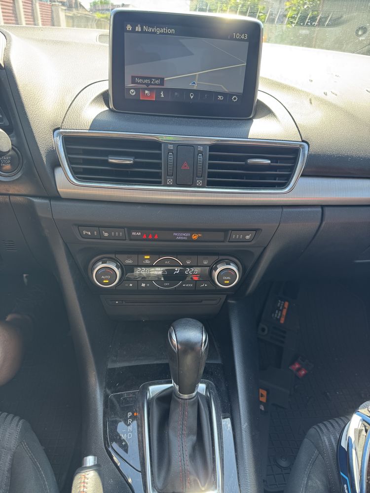 Mazda 3 hatchback 2.0 benzina cutie automata 69000 km usor avariat