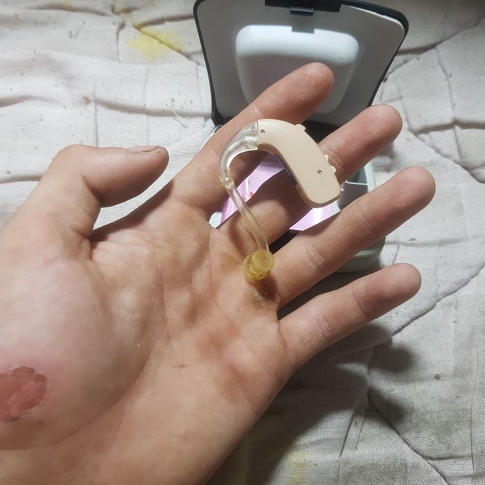 Продам слуховой аппарат