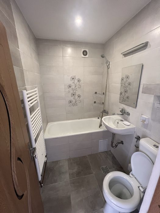 Vand sau schimb Apartament 2 camere Central