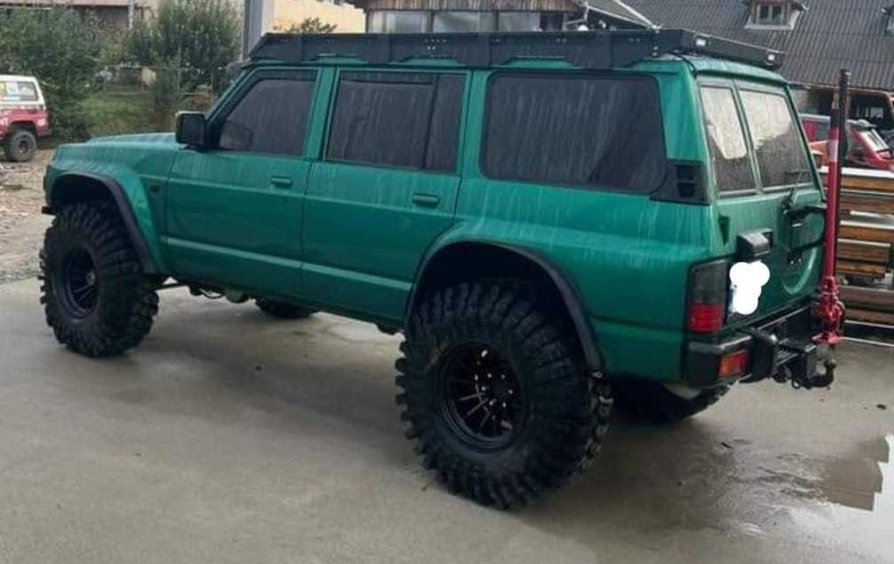 Nissan Patrol Y60 задни стъкла с уплътнения