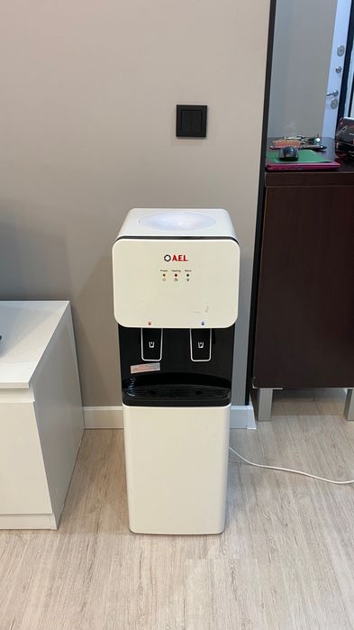 Диспенсер кулер для воды