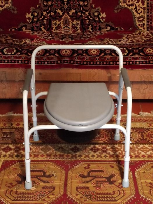 Кресло  туалет для пожилых людей и инвалидов