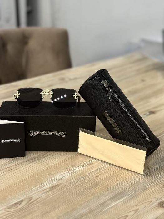 Солнцезащитные очки «CHROME HEARTS»