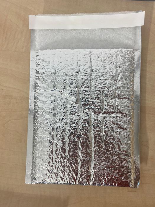 Pungi Termoizolante 16x20cm cu Strat Aluminiu; Plic cu Clapetă Adezivă