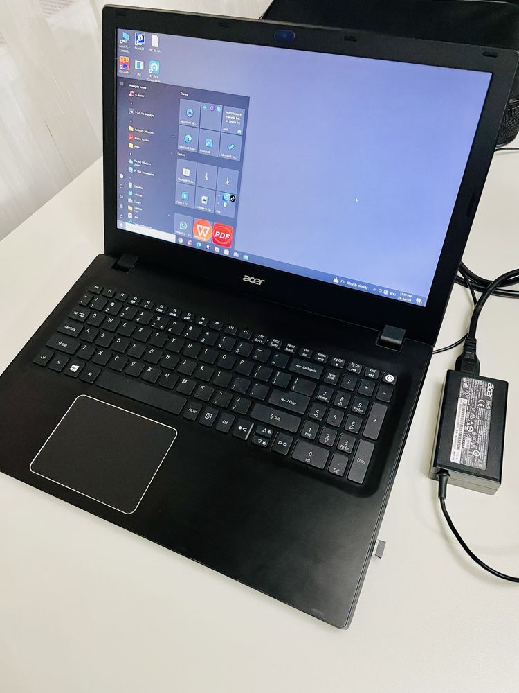 Laptop Acer Negru i3