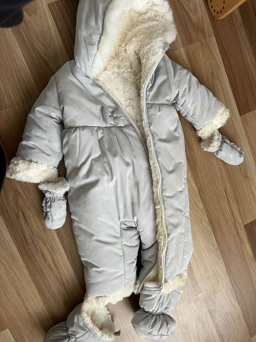 Космонавт Chicco с буйки и ръкавички